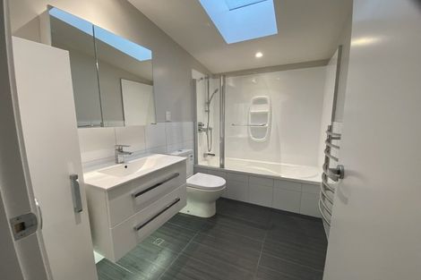 Photo of property in 5/61 Black Rock Road, Newlands, Wellington, 6037