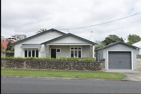 Photo of property in 76 Paynters Avenue, Strandon, New Plymouth, 4312