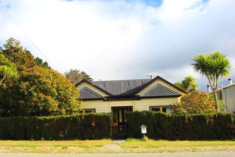 Photo of property in 33 Liverpool Street, Hampden, 9410