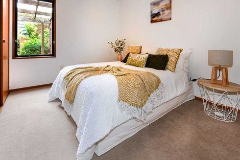 Photo of property in 12 Rembrandt Place, Burnside, Christchurch, 8053