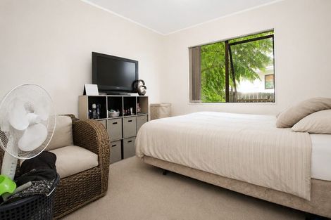 Photo of property in 2/38 Maplesden Drive, Clendon Park, Auckland, 2103