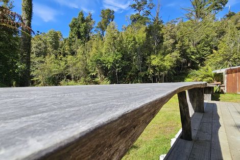 Photo of property in 215 Clifton Road, Kaiata, Greymouth, 7805