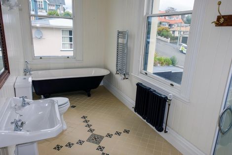 Photo of property in 1 Ure Street, South Hill, Oamaru, 9400