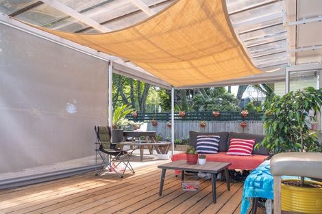 Photo of property in 1/14 Valley View Road, Glenfield, Auckland, 0629