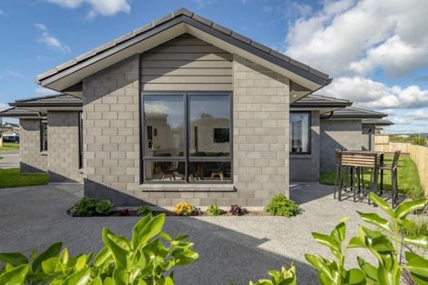 Photo of property in 83 Bert Wall Drive, Omokoroa, 3114