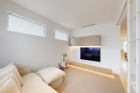 Photo of property in 57 Roxburgh Street, Mount Victoria, Wellington, 6011