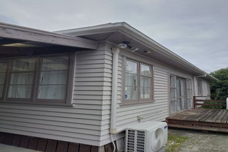 Photo of property in 2/3170 Great North Road, New Lynn, Auckland, 0600