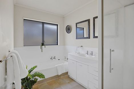 Photo of property in 17a Exeter Street, Brooklands, New Plymouth, 4310