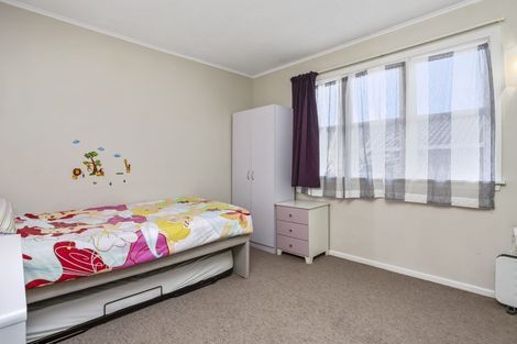 Photo of property in 17 Seabrook Avenue, New Lynn, Auckland, 0600