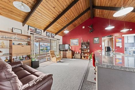 Photo of property in 1 Airedale Place, Waitara, 4320