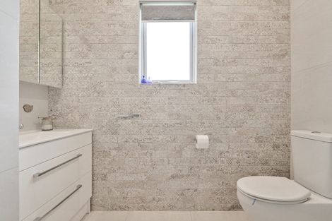 Photo of property in 4/204 Lyndon Road West, Hastings, 4122