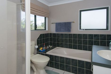 Photo of property in 14 Ridgemount Terrace, Welcome Bay, Tauranga, 3112