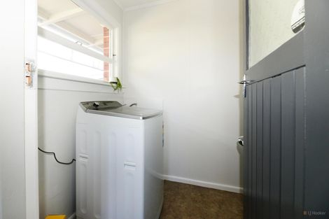 Photo of property in 15 Oxford Street, Waimate, 7924