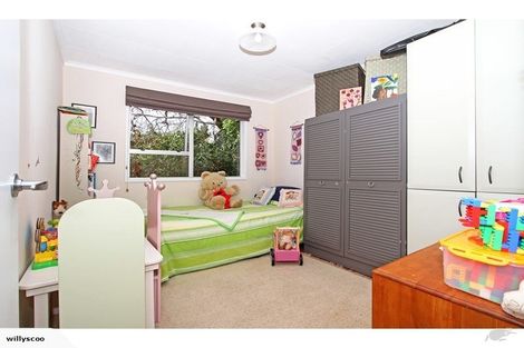 Photo of property in 4 Weatherly Road, Torbay, Auckland, 0630