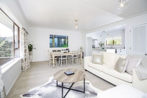 Photo of property in 174 Atkinson Road, Titirangi, Auckland, 0604