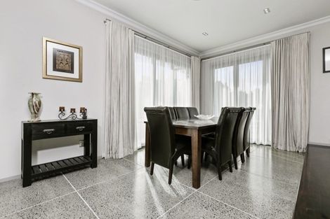 Photo of property in 35 Holdens Road, Henderson, Auckland, 0612