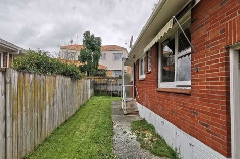 Photo of property in 2/1 Chevis Place, Pakuranga, Auckland, 2010