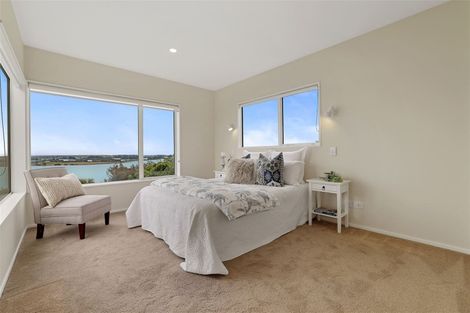 Photo of property in 43 Saint Andrews Hill Road, Mount Pleasant, Christchurch, 8081