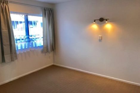 Photo of property in 14 The Avenue, Albany, Auckland, 0632