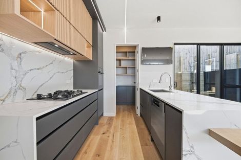 Photo of property in 2/8 Park Rise, Campbells Bay, Auckland, 0630