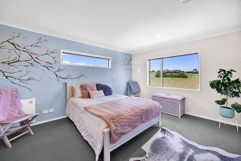 Photo of property in 40 Hobart Drive, Spotswood, New Plymouth, 4310