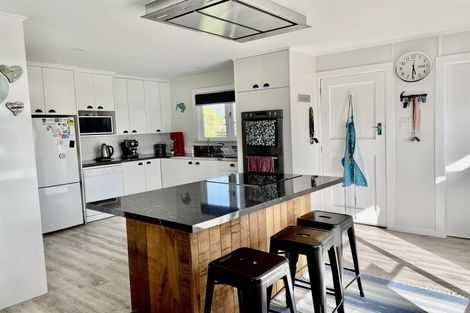 Photo of property in 45 De Lautour Road, Inner Kaiti, Gisborne, 4010