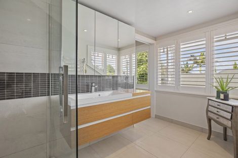 Photo of property in 1 Grove Road, Devonport, Auckland, 0624