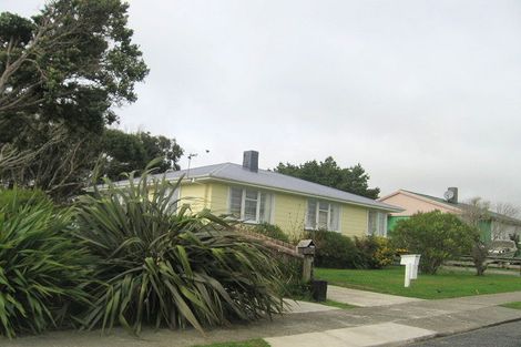 Photo of property in 25 Sasanof View, Ascot Park, Porirua, 5024