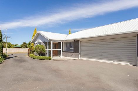 Photo of property in 35 Lowry Avenue, Redwood, Christchurch, 8051