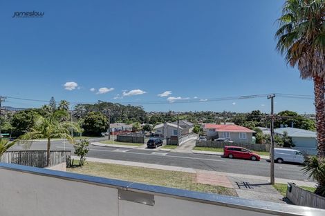 Photo of property in 46 Farquhar Road, Glendene, Auckland, 0602