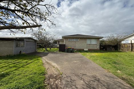Photo of property in 402 Roscommon Road, Clendon Park, Auckland, 2103