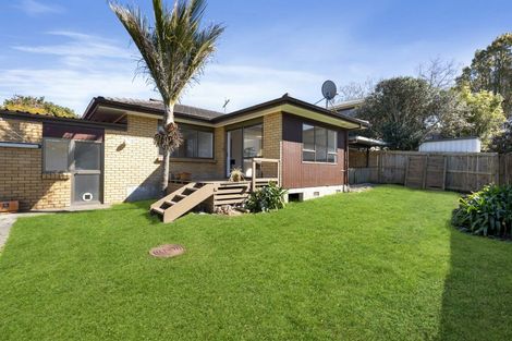 Photo of property in 50b Mirrabooka Avenue, Botany Downs, Auckland, 2010