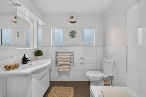 Photo of property in 77 Tomes Road, St Albans, Christchurch, 8052
