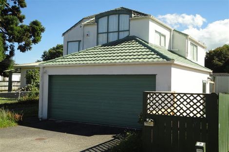 Photo of property in 37a Miro Street, New Lynn, Auckland, 0600