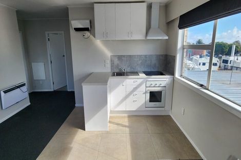 Photo of property in 4/194 Powderham Street, New Plymouth, 4310
