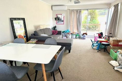 Photo of property in 16 Jenanne Place, Totara Vale, Auckland, 0629