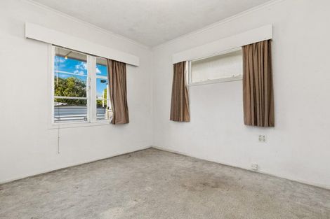 Photo of property in 23 Humphrey Kemp Avenue, Henderson, Auckland, 0612