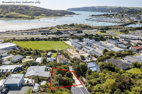 Photo of property in 18 Paremata Crescent, Paremata, Porirua, 5024