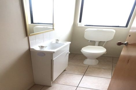 Photo of property in 1/1 Bass Street, West Harbour, Auckland, 0618