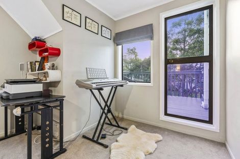 Photo of property in 68 Holyoake Place, Chatswood, Auckland, 0626