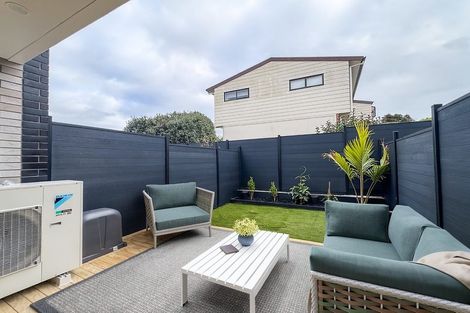 Photo of property in 8/6 James Street, Bayview, Auckland, 0629
