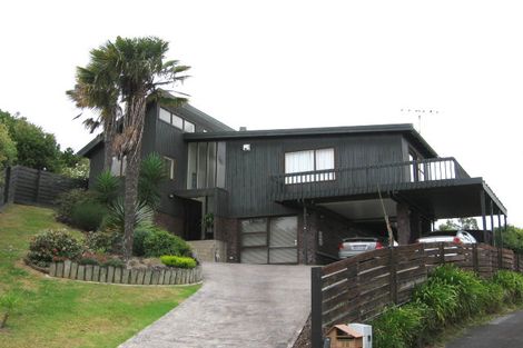 Photo of property in 36 Telstar Place, Beach Haven, Auckland, 0626
