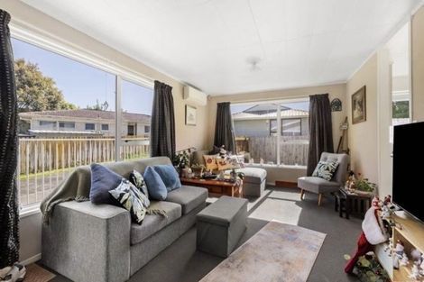 Photo of property in 70 Racecourse Road, Waiuku, 2123