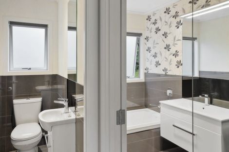 Photo of property in 20 Pomare Avenue, Russell, 0272