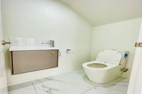 Photo of property in 28 Parahau Road, Papakura, 2110