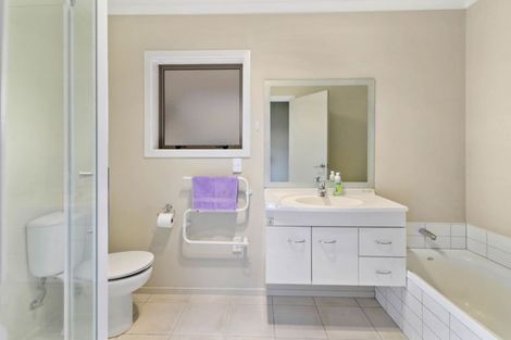 Photo of property in 28/64 Kawaha Point Road, Kawaha Point, Rotorua, 3010