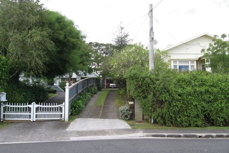 Photo of property in 55 Palmerston Road, Birkenhead, Auckland, 0626