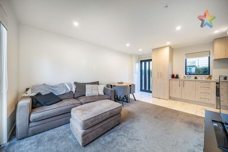 Photo of property in 4/97 Whites Line East, Waiwhetu, Lower Hutt, 5010