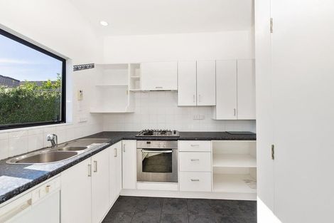Photo of property in 8 Burgundy Park Avenue, Henderson, Auckland, 0612