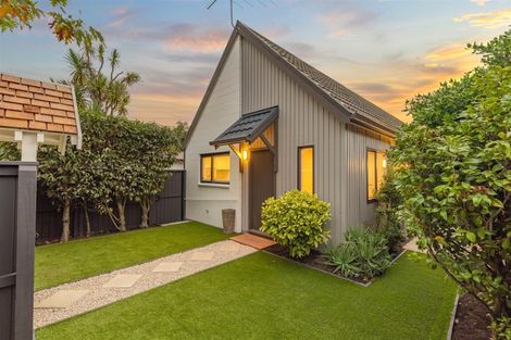 Photo of property in 1/19 Trafalgar Street, St Albans, Christchurch, 8014